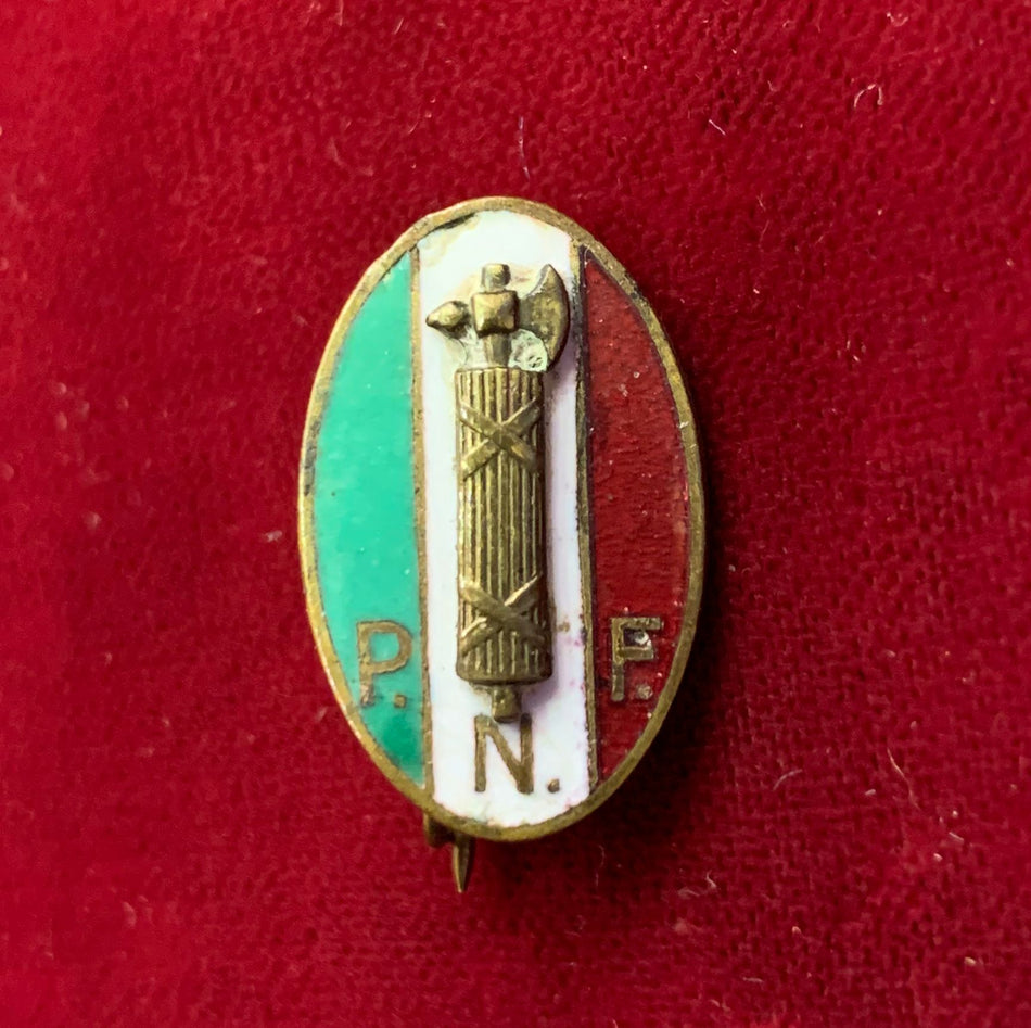 Spilla storica "P. N. F" in metallo smaltato - Primo tipo