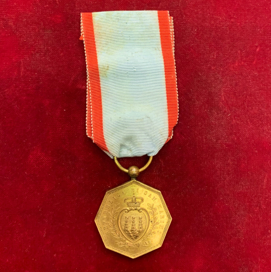 Repubblica di San Marino - Medaglia al "Merito" - grado oro