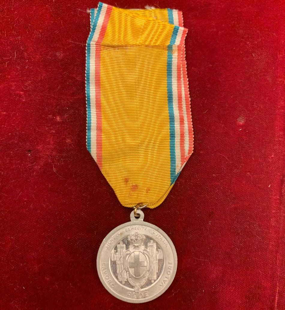 Medaglia per Cappellani militari "Lavoro, Fede, Valore"