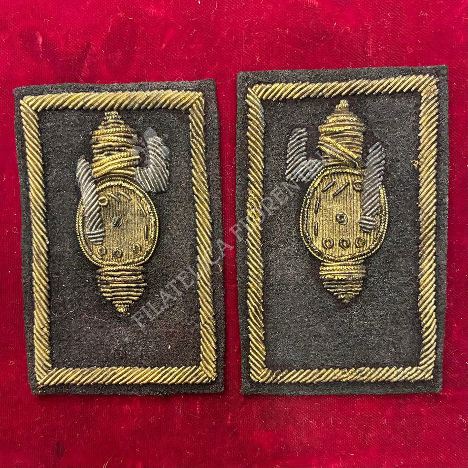 Coppia di distintivi da polso della Gioventù italiana del Littorio G.I.L.