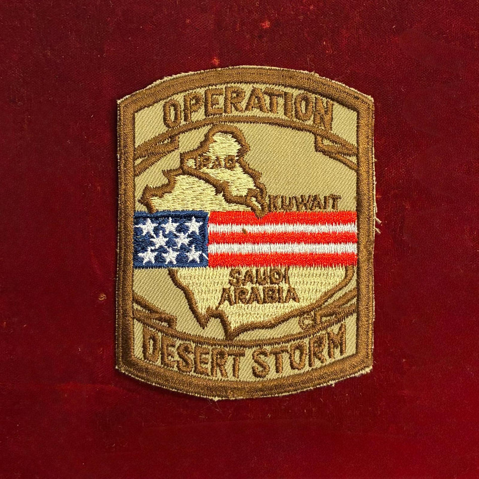 Distintivo commemorativo della Guerra del Golfo Persico    Operazione " DESERT STORM "   VARIANTE