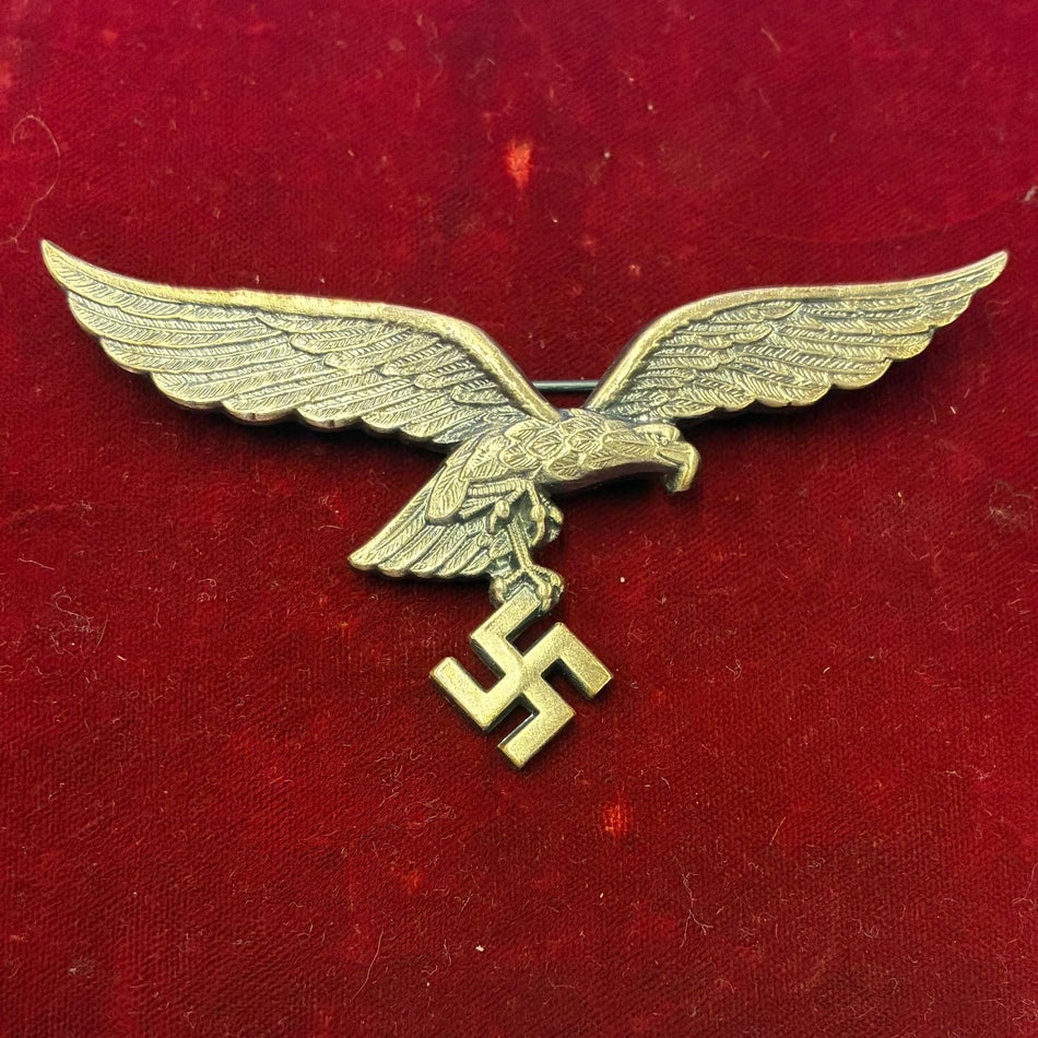 Aquila da petto in metallo della Luftwaffe