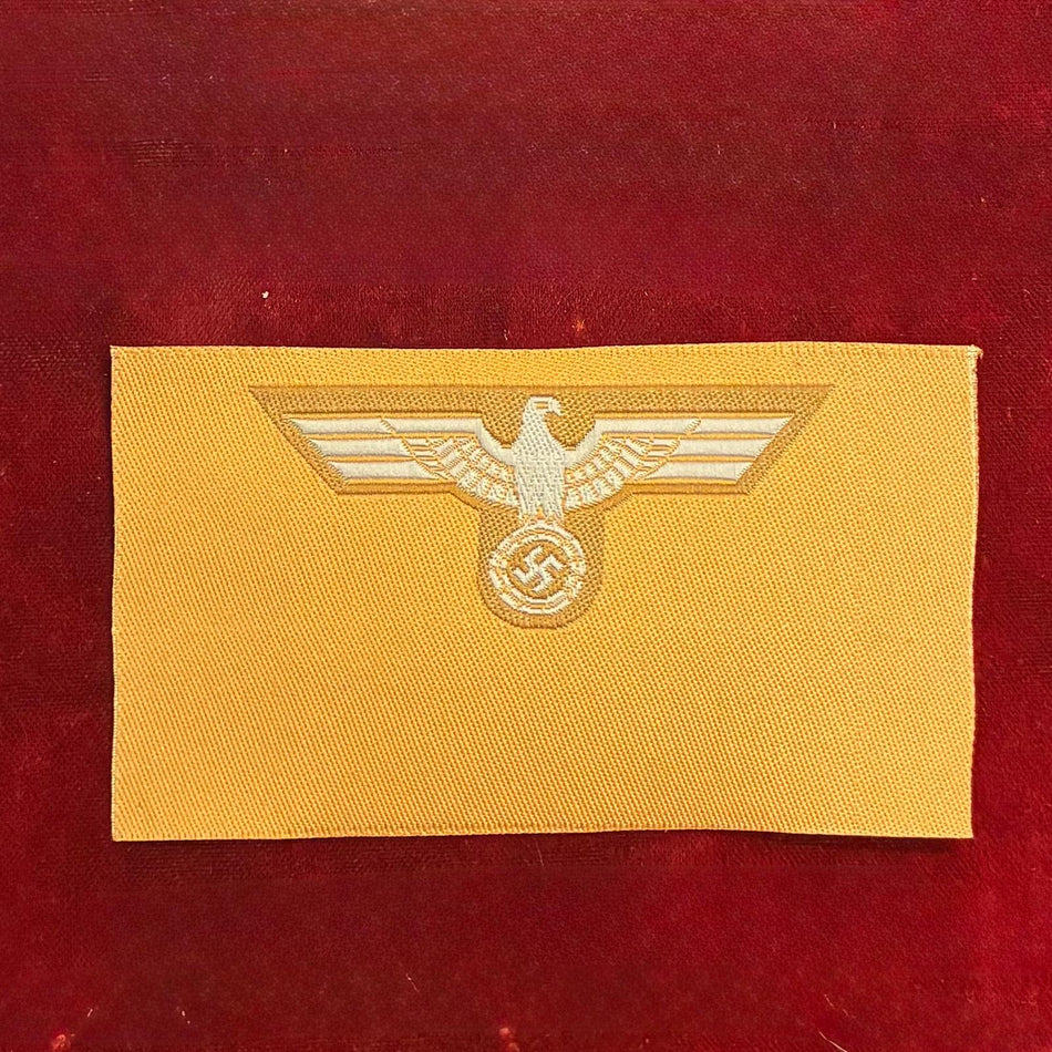 Aquila da bustina in raso dell' Esercito tedesco su fondo kaki