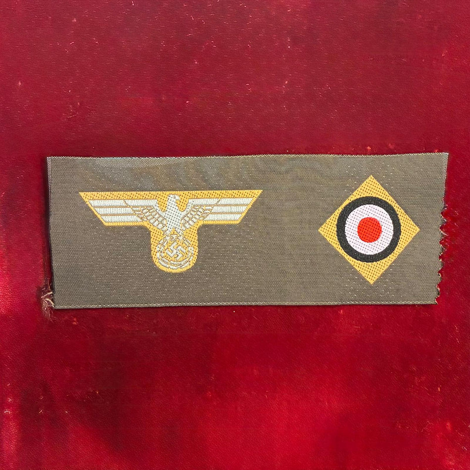Aquila e coccarda in raso da feldmütze dell' Esercito tedesco su fondo verde - VARIANTE