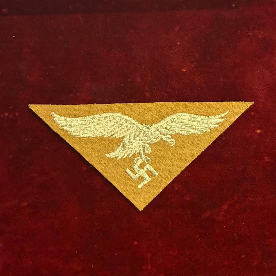 Aquila da petto della Luftwaffe modello su fondo tropicale/Kaki