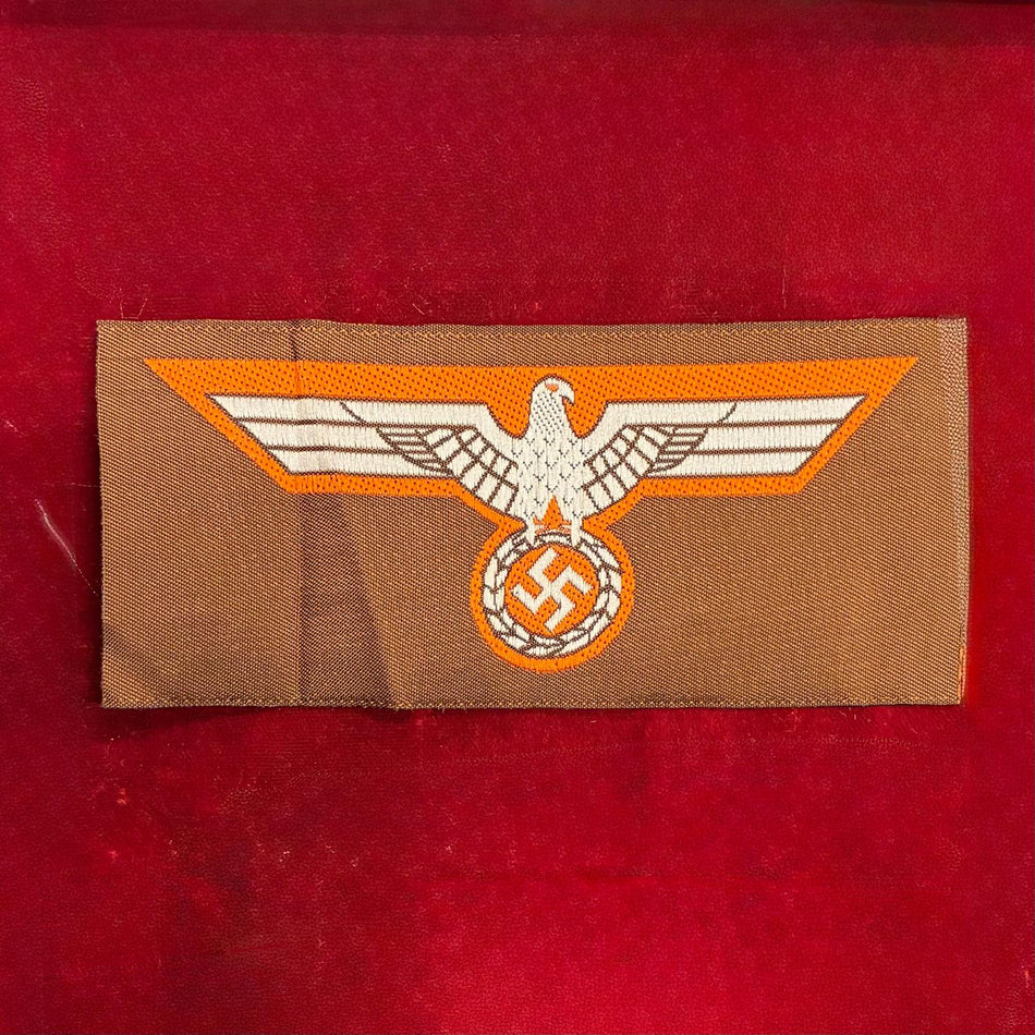Aquila da petto in raso dell' Esercito tedesco su fondo marrone - VARIANTE