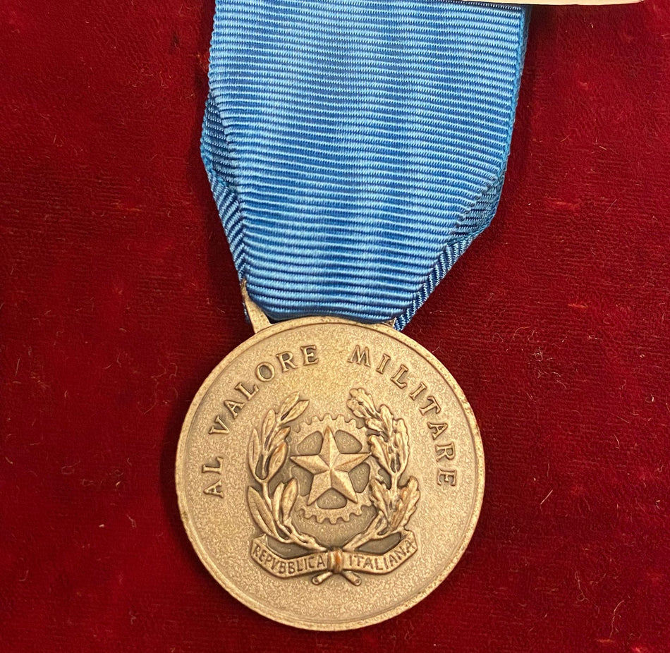 Repubblica Italiana - Medaglia "Al Valore Militare" grado argento
