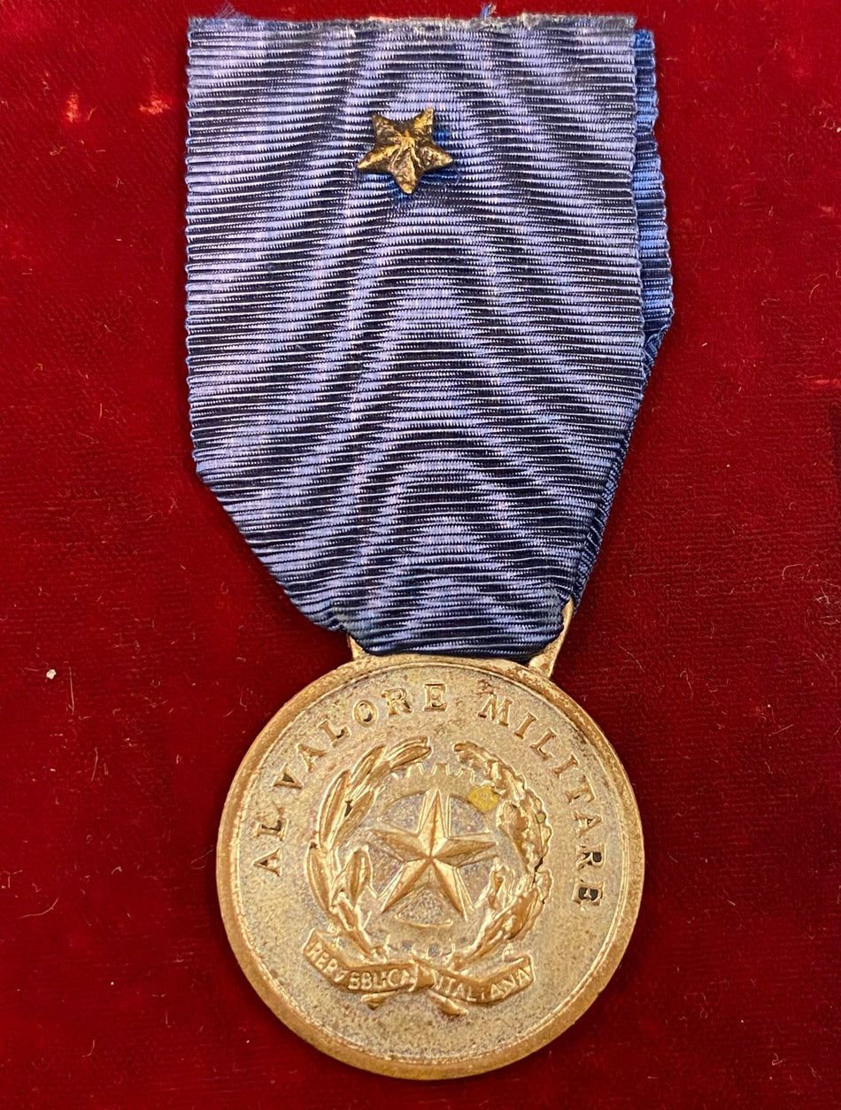 Repubblica Italiana - Medaglia "Al Valore Militare" grado argento