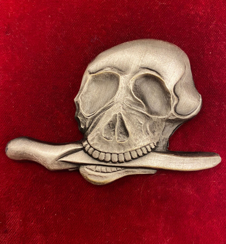 Fregio da Berretto delle Brigate Nere - Teschio con pugnale tra i denti - uniforme estiva