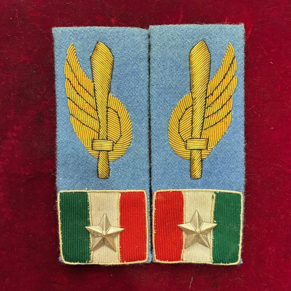 Coppia di mostrine da paracadutista del Gruppo " FRECCE ROSSE "