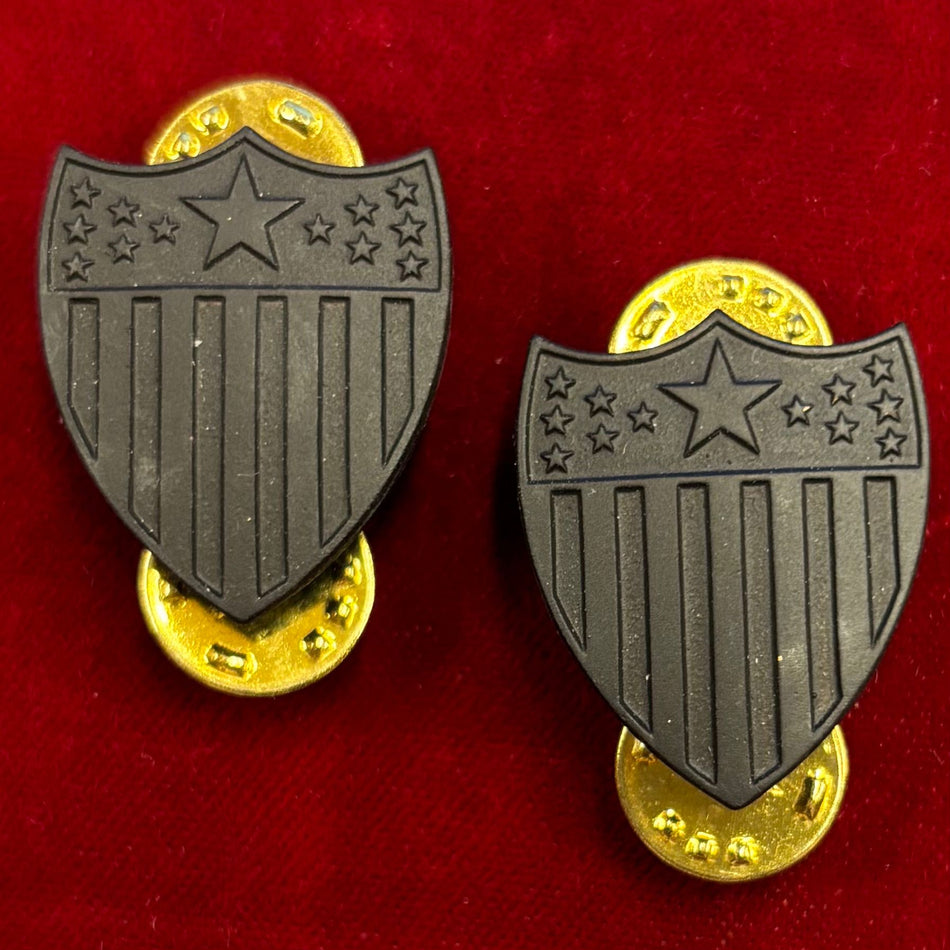 Distintivi "BOS Adjutant General's Corps" - in metallo nero - (Venduto in Coppia)