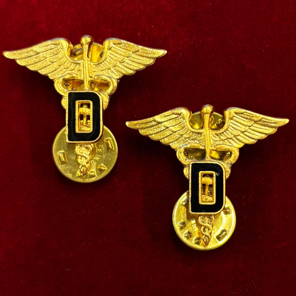 Distintivi "BOS Dental Corps - D" (Venduto in coppia)
