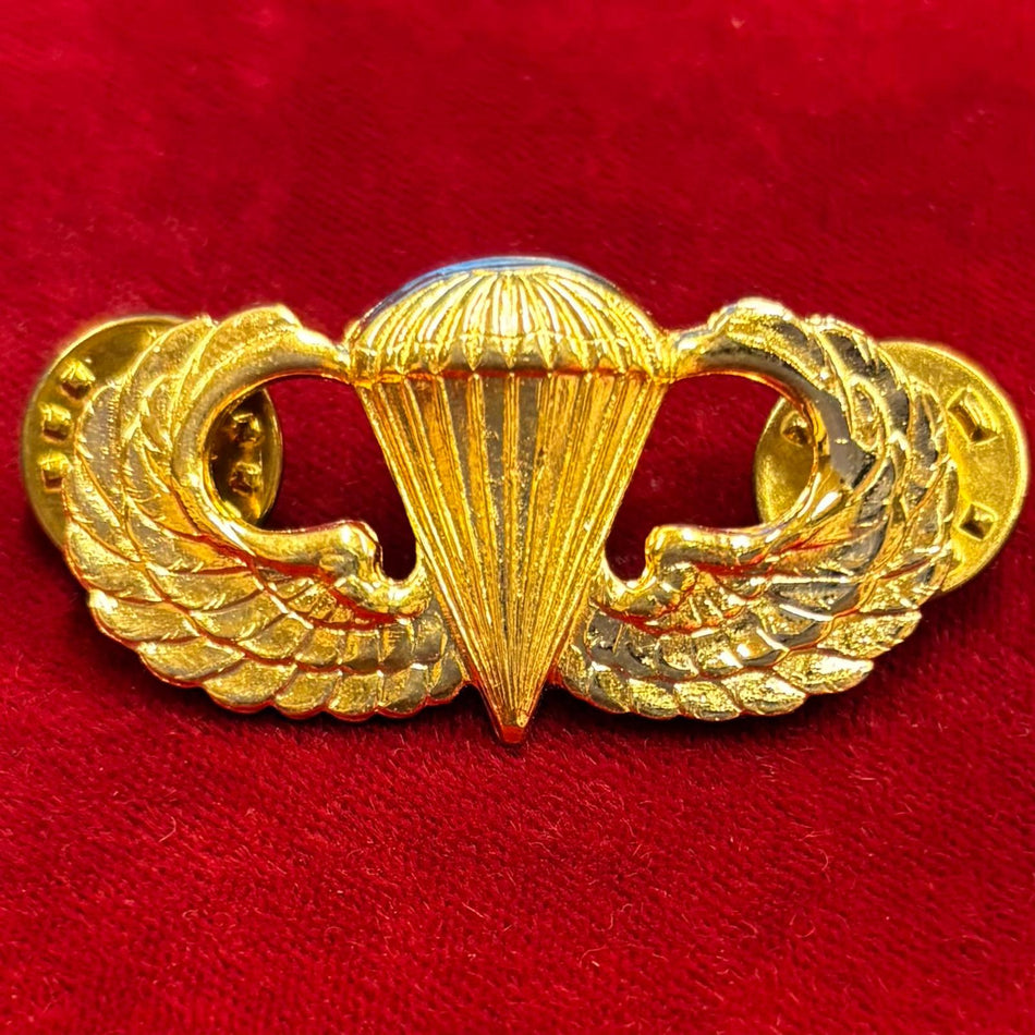 U.S. Army - Brevetto da Paracadutista "Basic Parachutist" - in metallo dorato