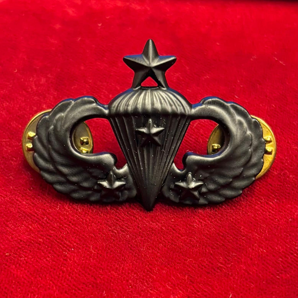U.S. Army - Distintivo da Paracadutista "Senior - Three Combat Jumps" - in metallo nero