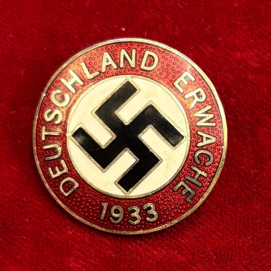 Distintivo "Deutschland Erwache 1933 - Partito Nazionalsocialista Tedesco dei Lavoratori (NSDAP)"