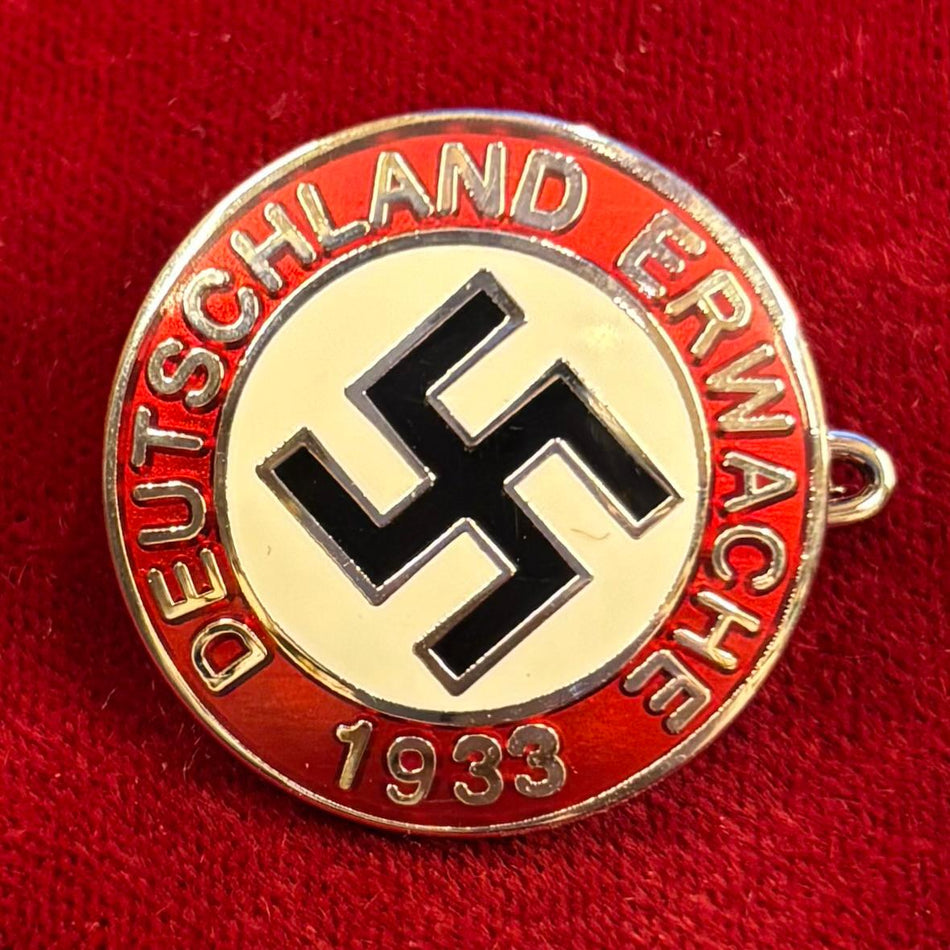 Distintivo "Deutschland Erwache 1933 - Partito Nazionalsocialista Tedesco dei Lavoratori (NSDAP)"