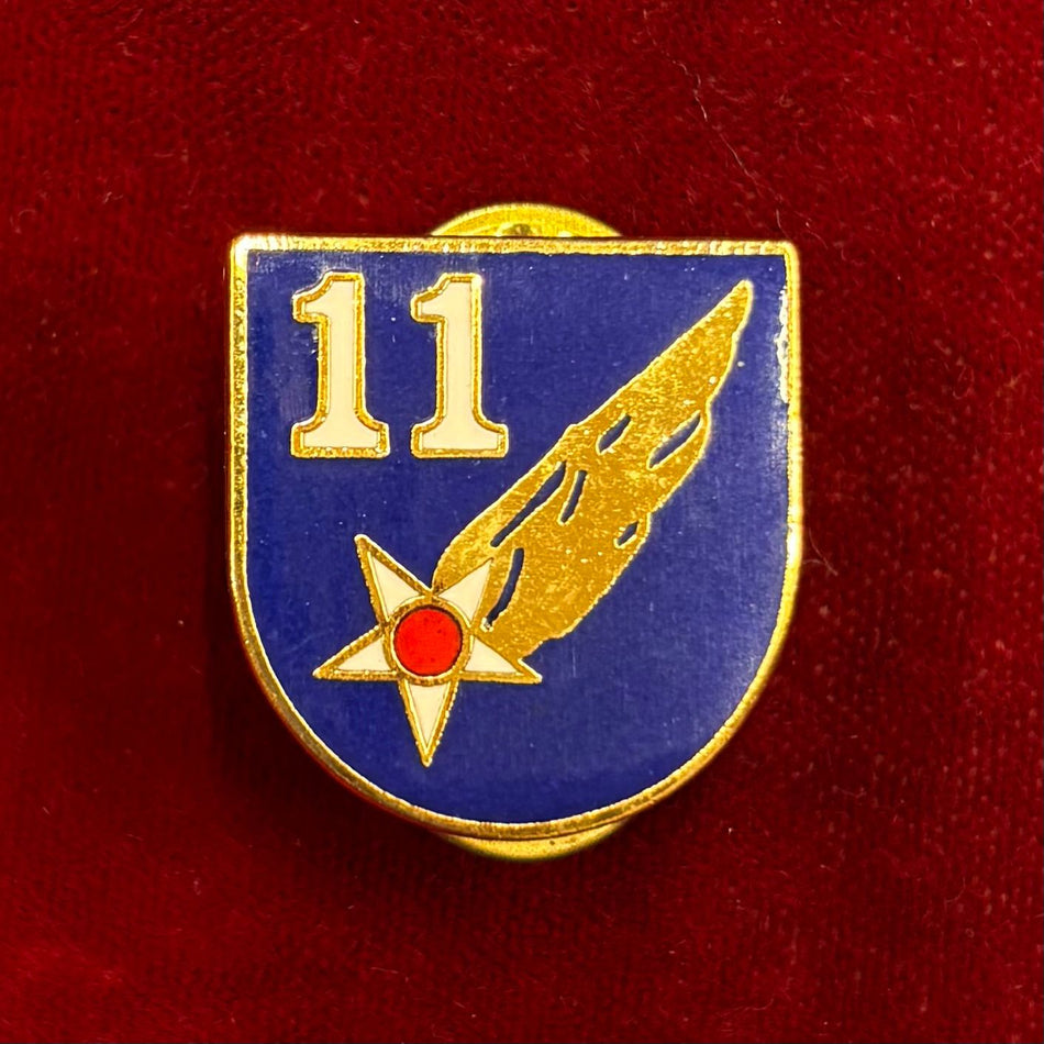 USAF - Crest metallico "Eleventh Air Force (1 AF) - Pacific Air Forces" (Dimensione ridotta)