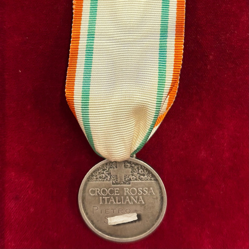 Medaglia nominativa in argento "Ai Benemeriti per la Propaganda - Croce Rossa Italiana" (Zecca)