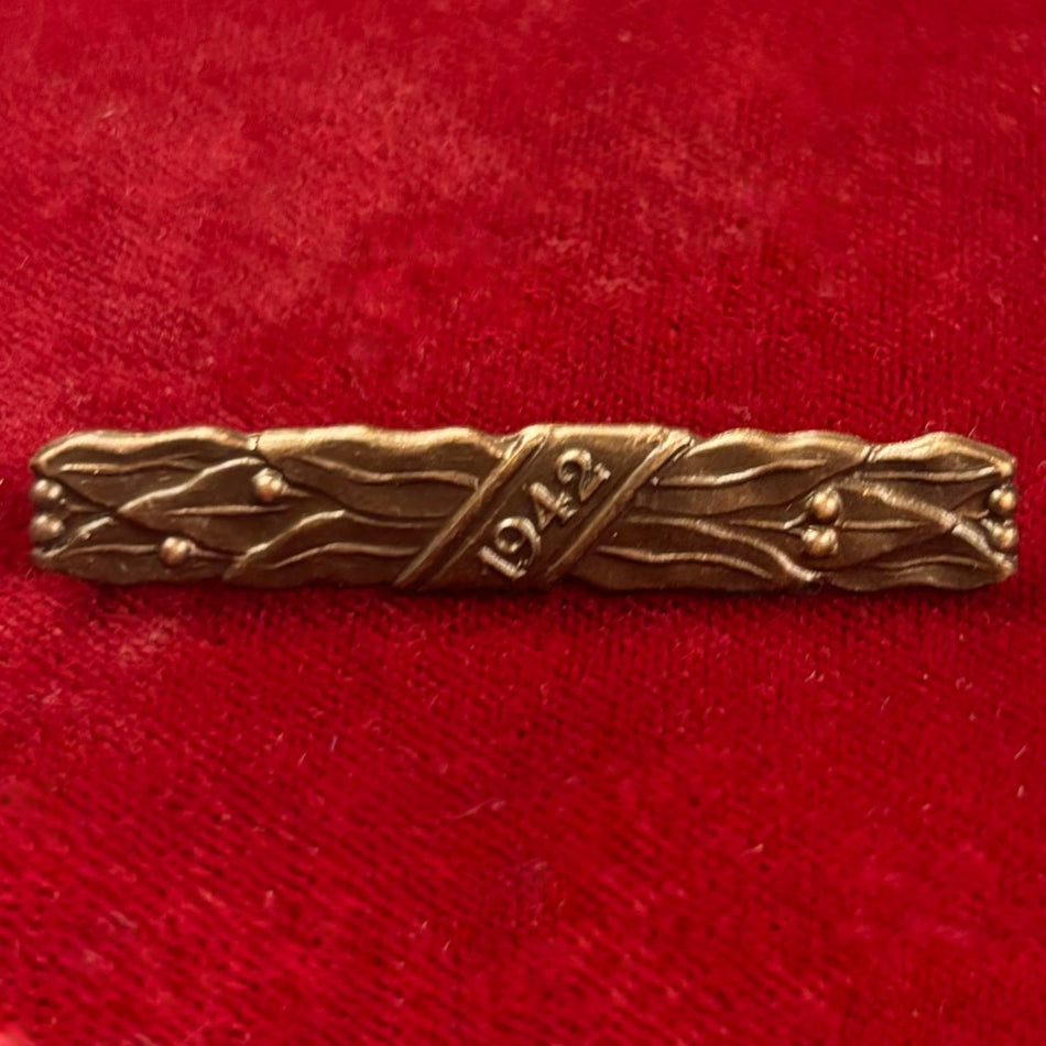 Fascetta “1942”  in bronzo - 2^ Guerra Mondiale