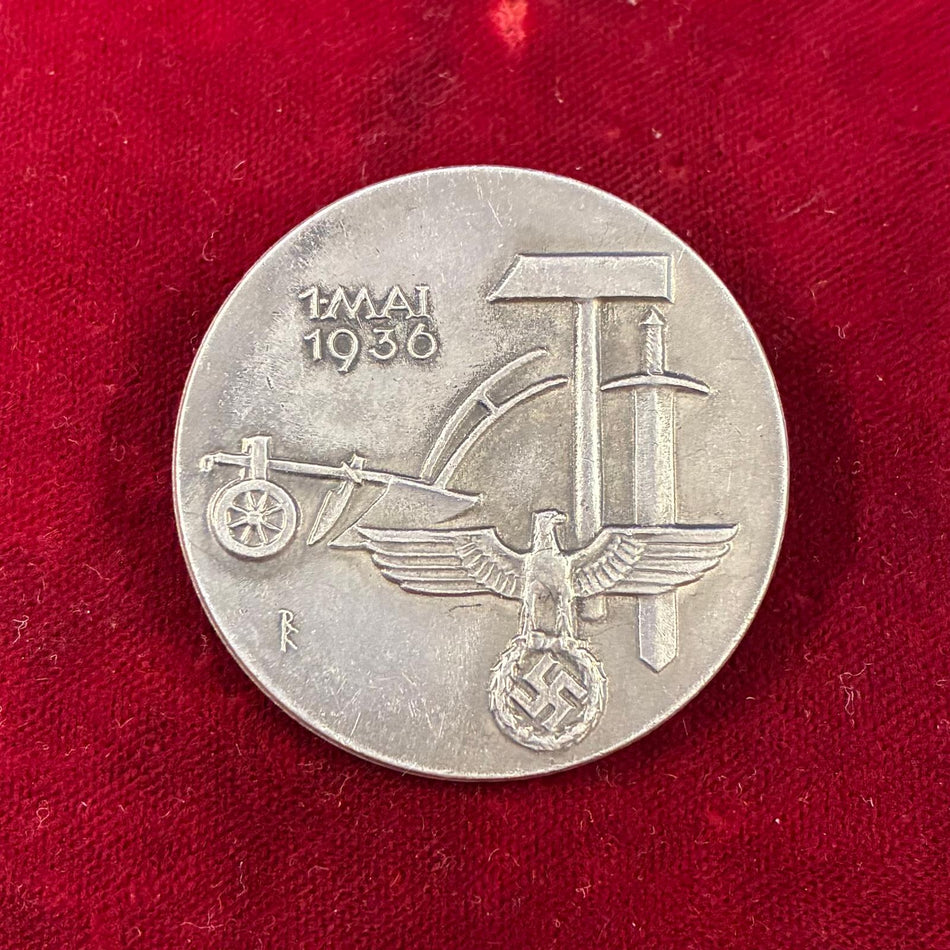 Distintivo originale della Giornata del Lavoro - Maggio 1936