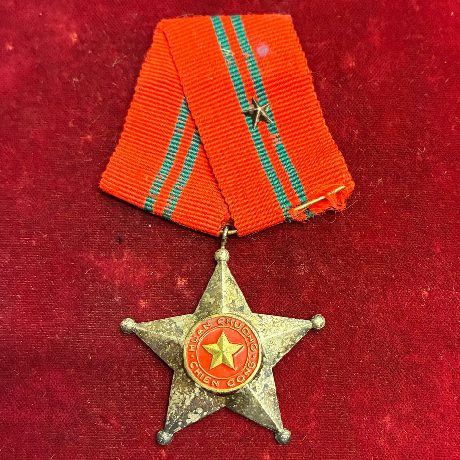 Vietnam - Ordine della Stella dei combattenti della Guerra Viet Cong 3^ Classe