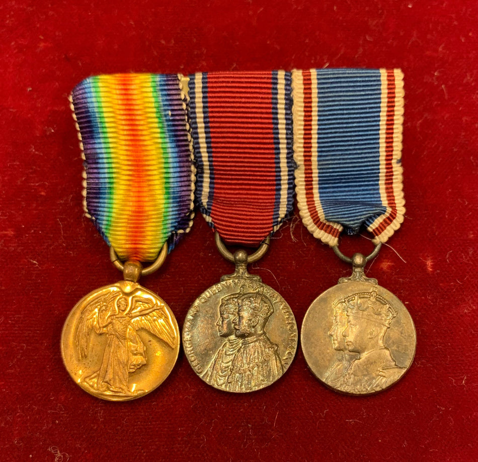 Blocco di 3 medaglie - 1 della 1^ Guerra Mondiale e 2 Giubilei in argento