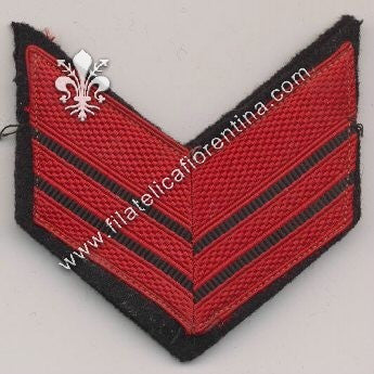 Coppia di gradi da manica da appuntato su panno fondo nero