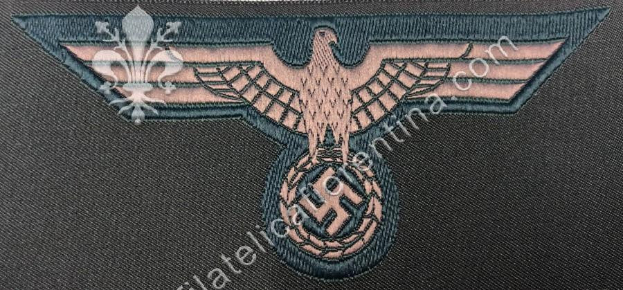 Aquila da truppa in filo chiaro su fondo verde scuro in seta