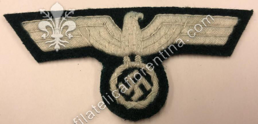 Aquila da truppa  in filo bianco su fondo verde scuro in panno