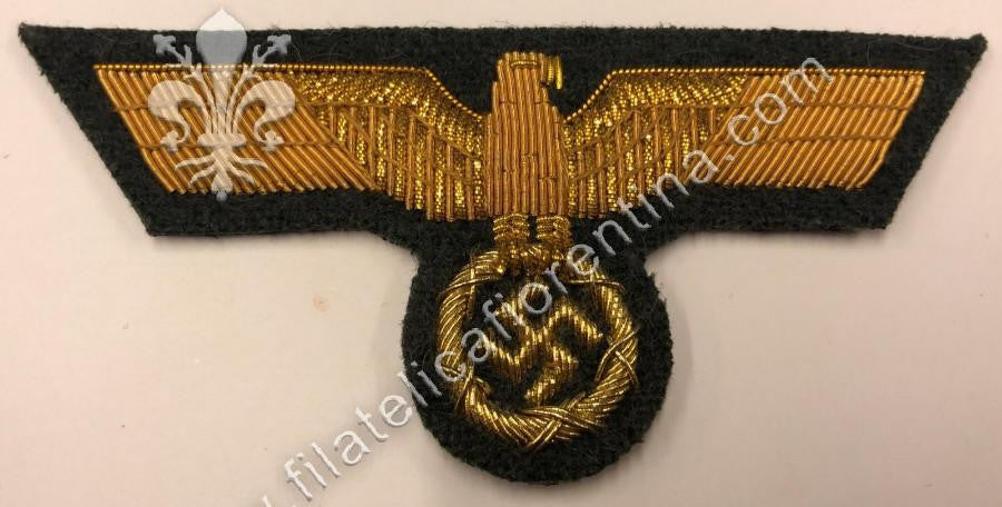 Aquila da Generale in anottiglia su fondo verde oliva