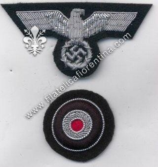 Completo da Ufficiale da bustina su fondo verde scuro