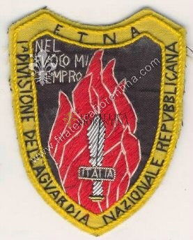 Distintivo 1^ Divisione della Guardia Nazionale Repubblicana ETNA