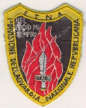 Distintivo 1^ Divisione della Guardia Nazionale Repubblicana ETNA