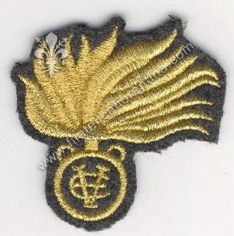 Fregio da Ufficiale dei Carabinieri Reali - su fondo grigio verde