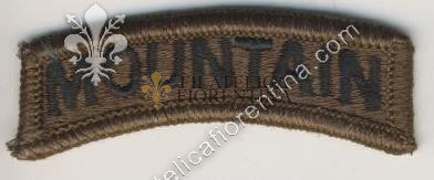 Scritta da spalla "MOUNTAIN" marrone/verde
