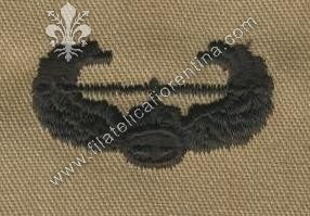 Distintivo Brevetto Air Assault - nero su sabbia desert