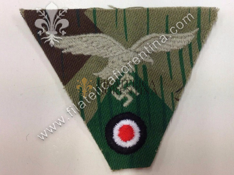 Fregio Luftwaffe in filo grigio fondo mimetico - Truppa