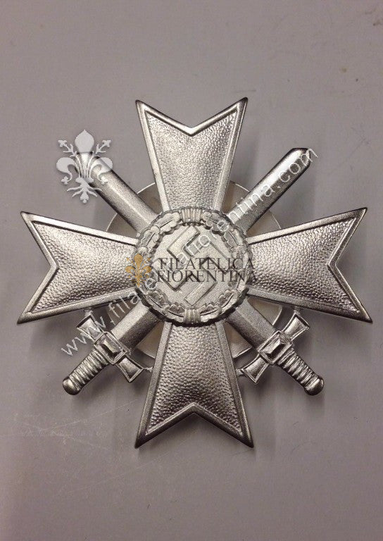 Croce al Merito di Guerra di 1^ classe con spade ( attacco a vite )