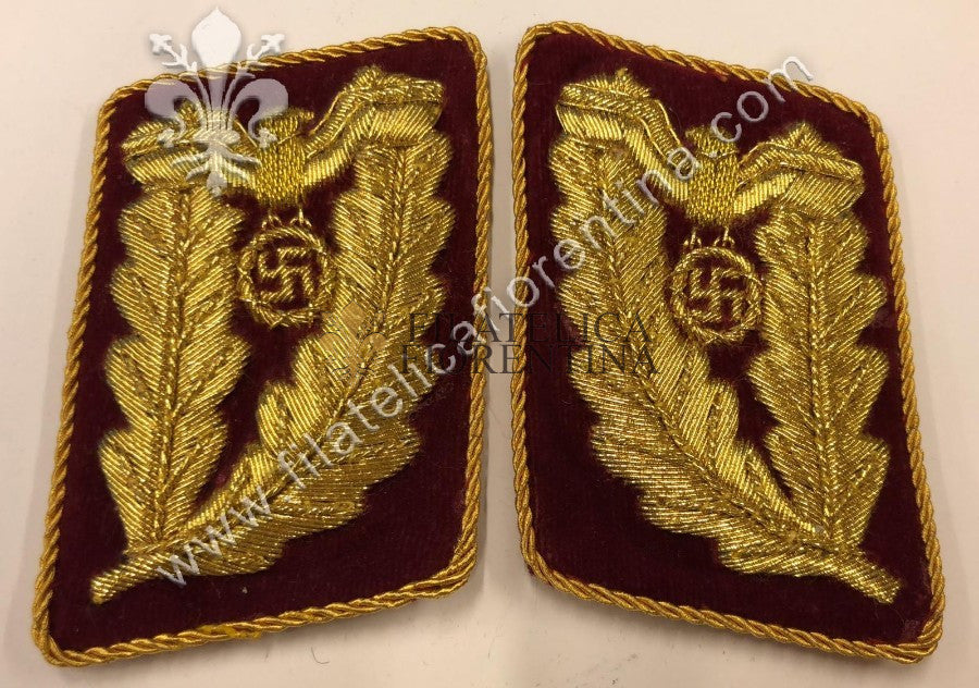 Mostrine NSDAP Gauleiter ( fondo bordeaux ) in canottiglia variante