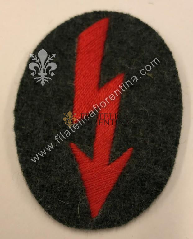 Distintivo da manica Trasmissioni Artiglieri ( Waffen Rosso ) su fondo grigio-verde