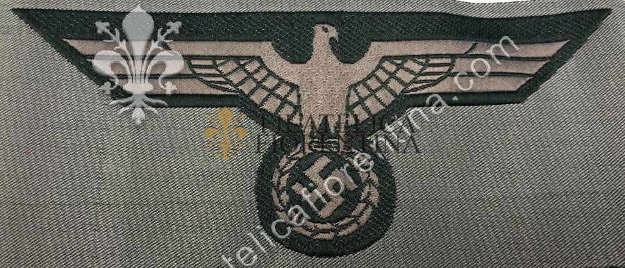 Aquila da truppa su seta, fondo verde chiaro