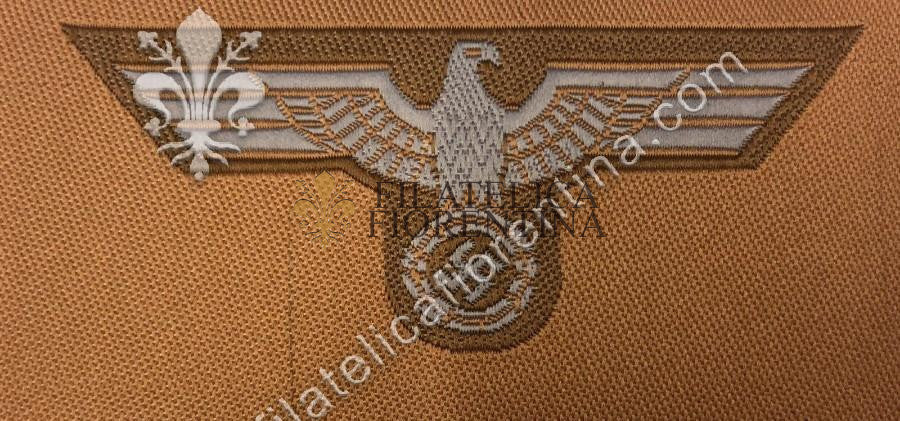 Aquila da bustina filo grigio, fondo kaki