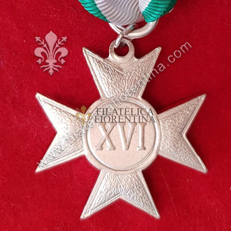 Croce per XVI anni di Anzianità nell'Esercito