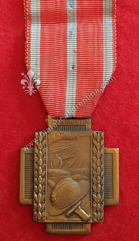 Croce per Servizio al Fronte sotto il fuoco nemico 1914/1918