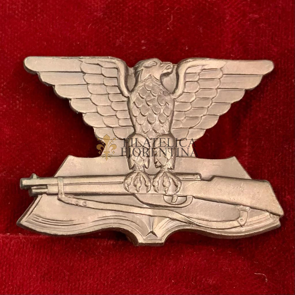 Distintivo dei Gruppi Universitari Fascisti - G.U.F. “Libro e Moschetto”