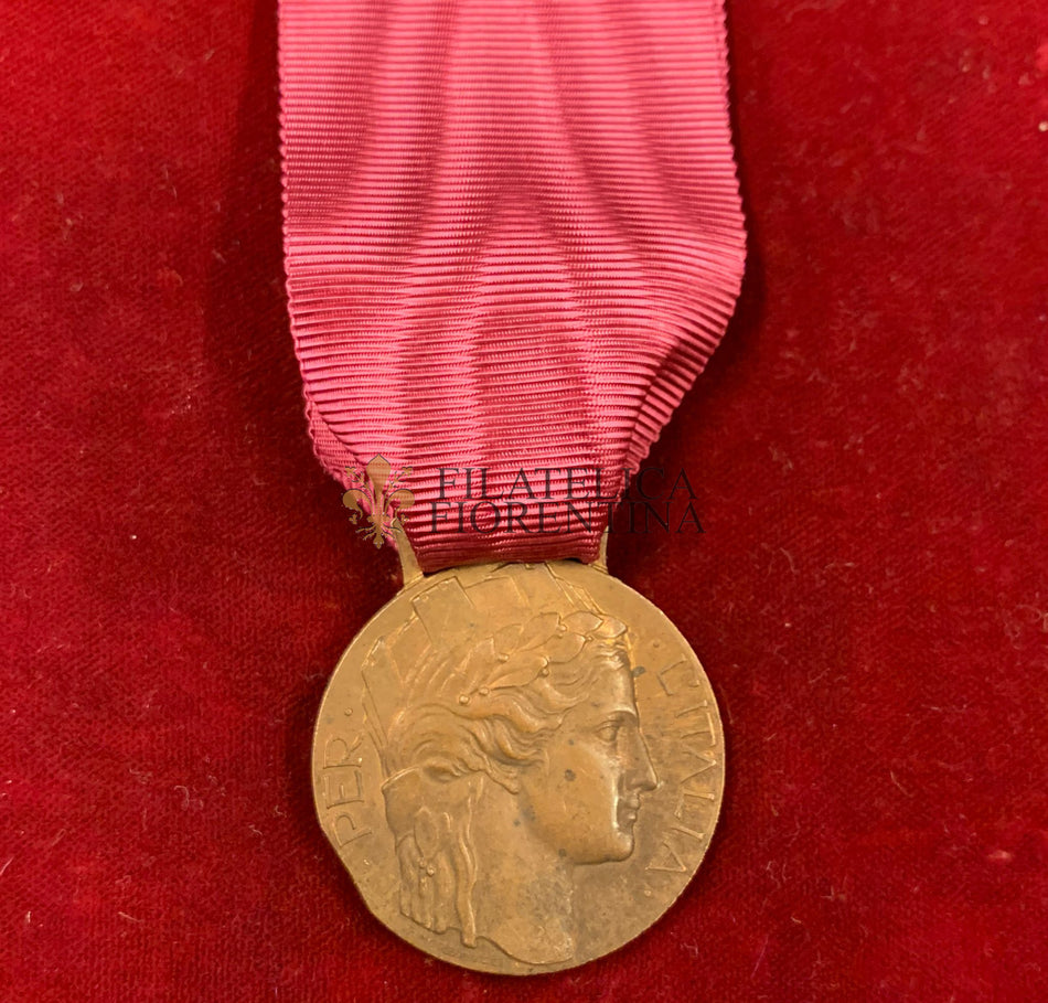 Medaglia di benemerenza per i volontari degni di encomio della guerra italo-austriaca del 1915-1918 - Volontario di Guerra
