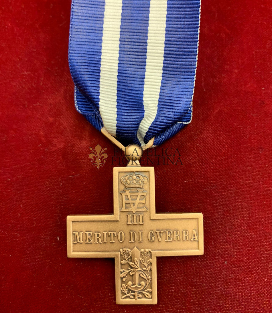 Croce al "Merito di Guerra" V.E. III Regno d'Italia - da labaro