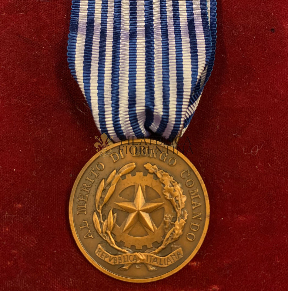 Repubblica Italiana - Medaglia "Al Merito di Lungo Comando" Esercito Italiano - grado Bronzo - S. Johnson