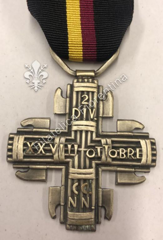 Croce della 2^ Divisione Camicie Nere "XXVIII Ottobre" con nastro -  in conio