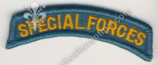 Scritta da spalla "Special Forces" giallo su blu